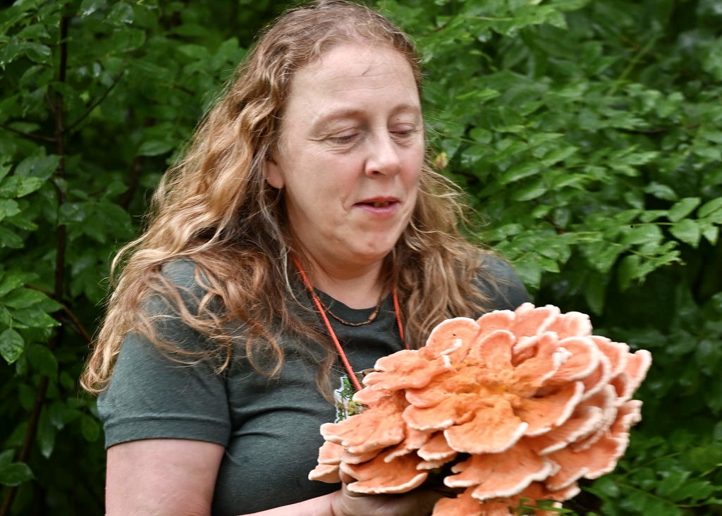 Jitka Sirucek with a chicken of the woods